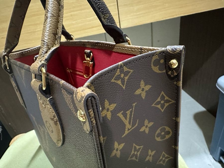 LV OnTheGo PM 經典老花(雙色)小托特包(附寬肩帶+零錢包)-13