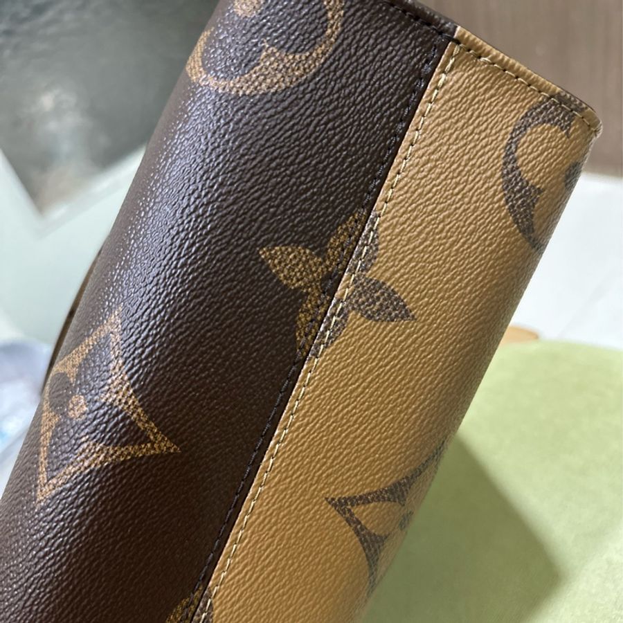 LV OnTheGo PM 經典老花(雙色)小托特包(附寬肩帶+零錢包)-16