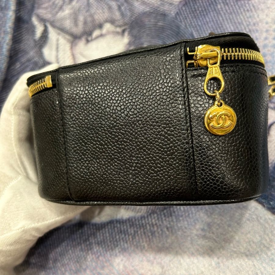 Chanel 化妝包 💕黑金系 可放手機-13