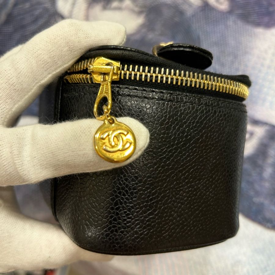 Chanel 化妝包 💕黑金系 可放手機-21