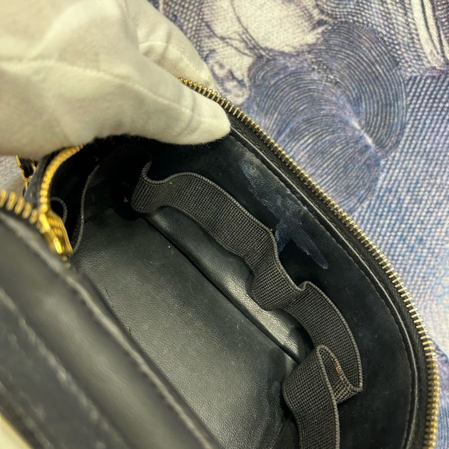 Chanel 化妝包 💕黑金系 可放手機-4