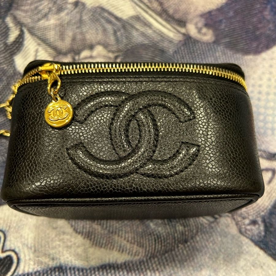 Chanel 化妝包 💕黑金系 可放手機-10