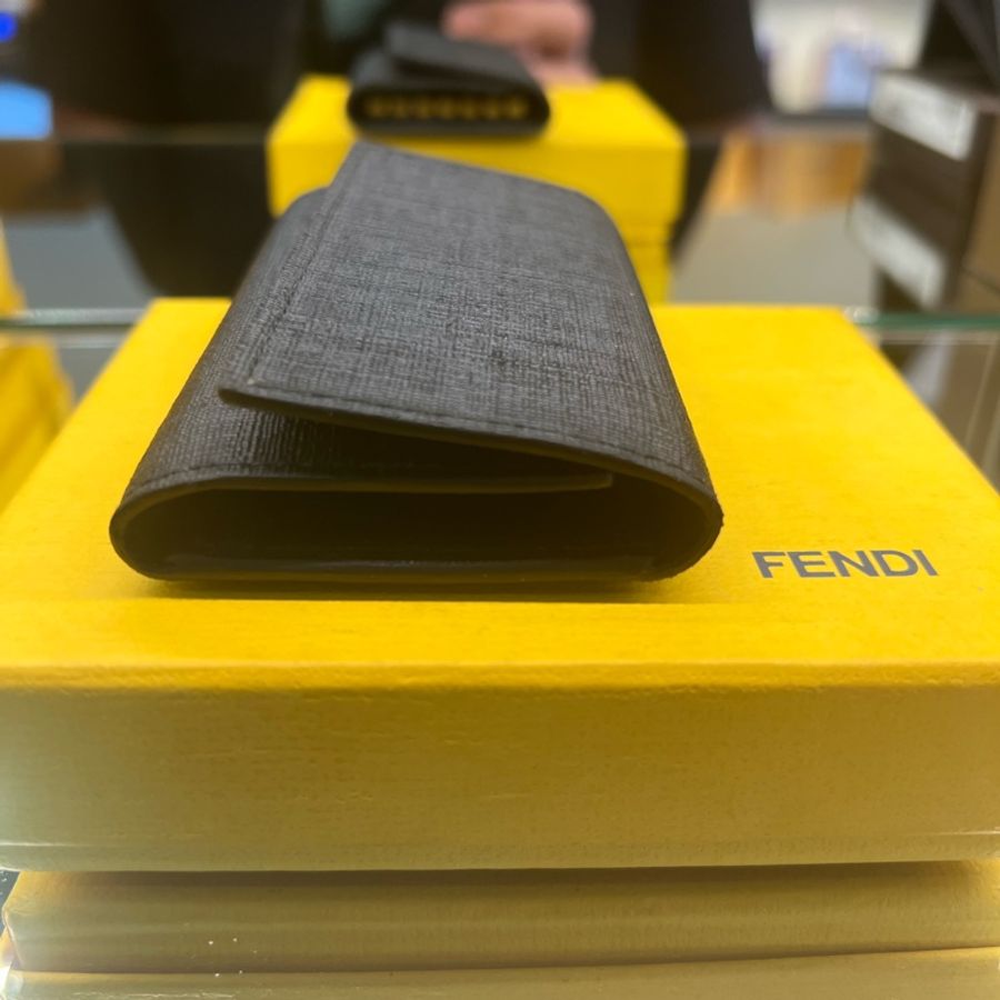 Fendi黑色亞麻PU材質鑰匙包-8