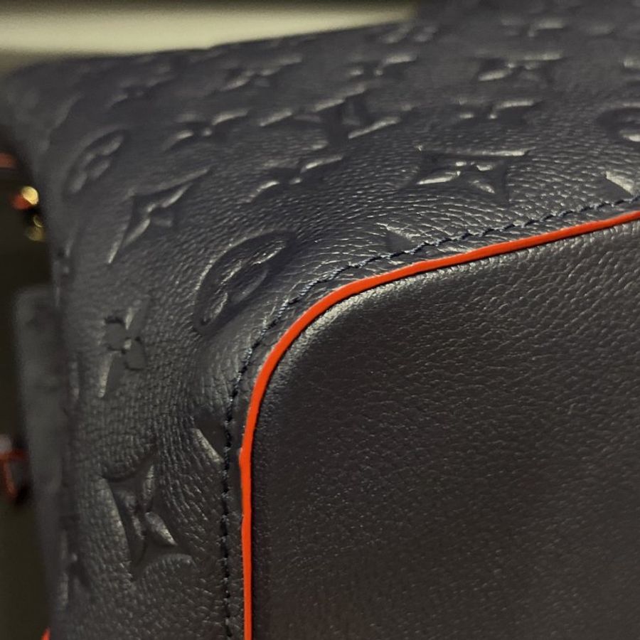 Louis Vuitton LV 深藍色全皮壓紋 NéoNoé MM水桶包/斜背包/肩背包/手提包-4