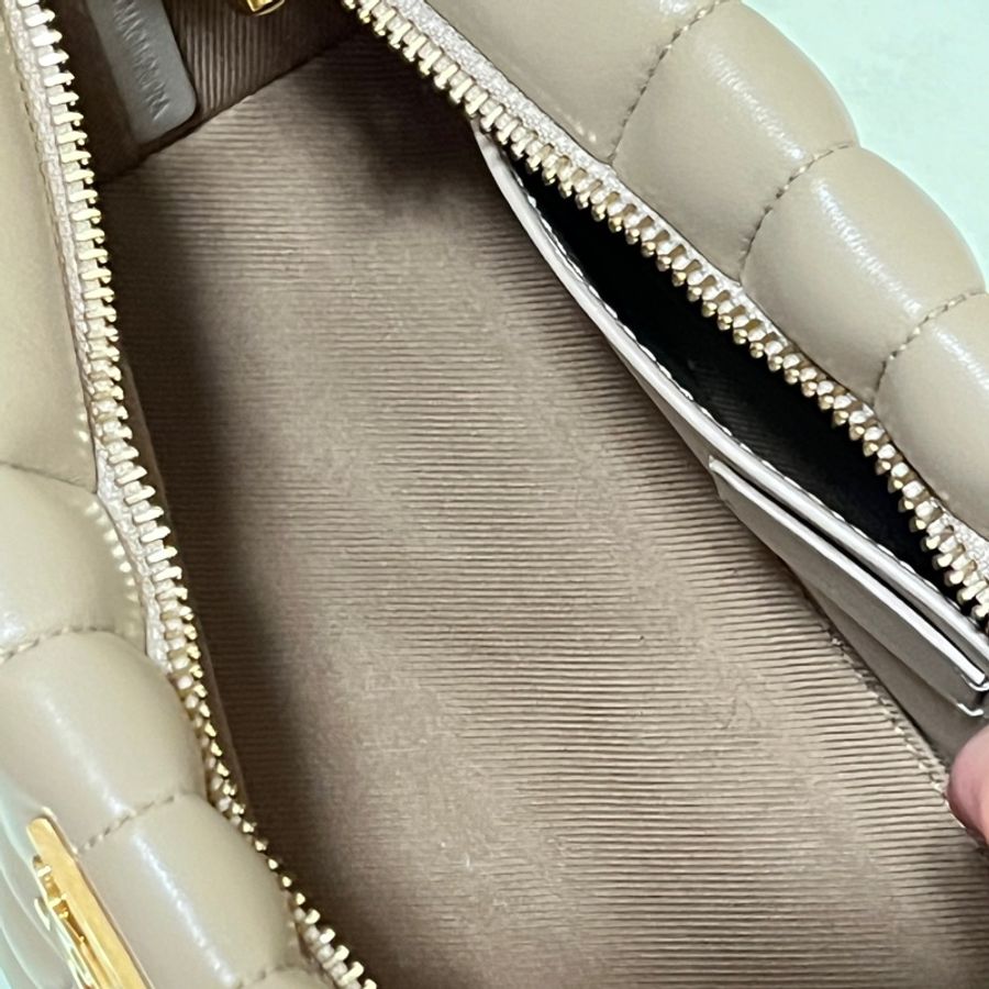 BURBERRY肩背包日本限定款80652221-6