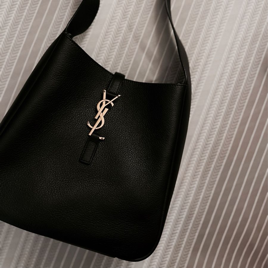 大降價!YSL LE 5 À 7皮革小型Hobo腋下水桶包rose私服穿搭 IG爆紅款-5