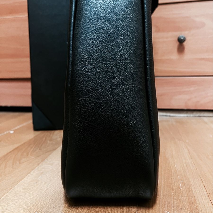 大降價!YSL LE 5 À 7皮革小型Hobo腋下水桶包rose私服穿搭 IG爆紅款-6