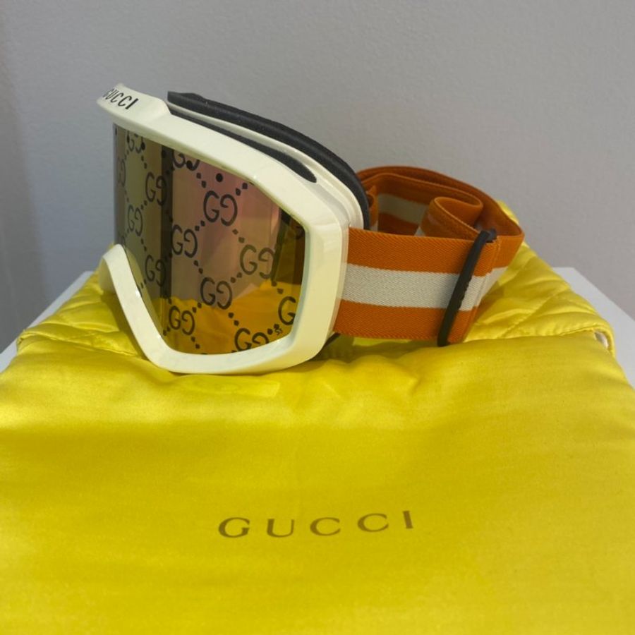 GUCCI 22年限量版主打款 粉桃色滿版logo 蔡司雙層防護鏡面白框造型雪鏡-5