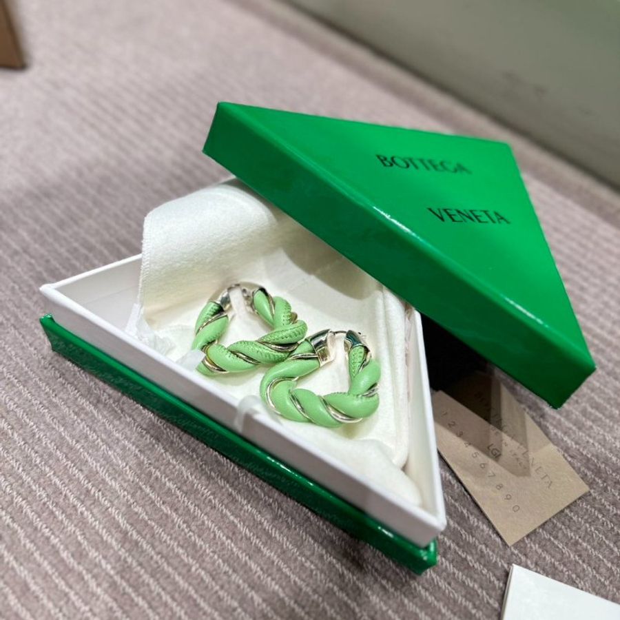 【預購】Bv 純銀小羊皮三角扭紋麻花耳環 桃紅/淺藍/深藍/深綠/草綠 耳飾-3