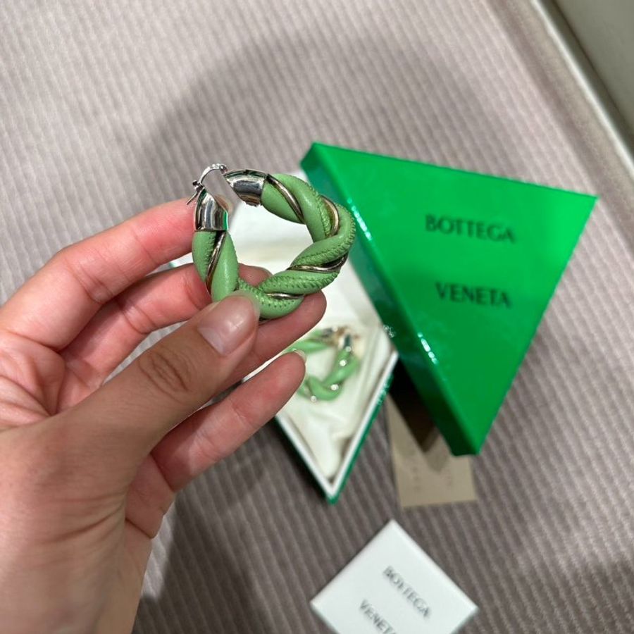 【預購】Bv 純銀小羊皮三角扭紋麻花耳環 桃紅/淺藍/深藍/深綠/草綠 耳飾-4