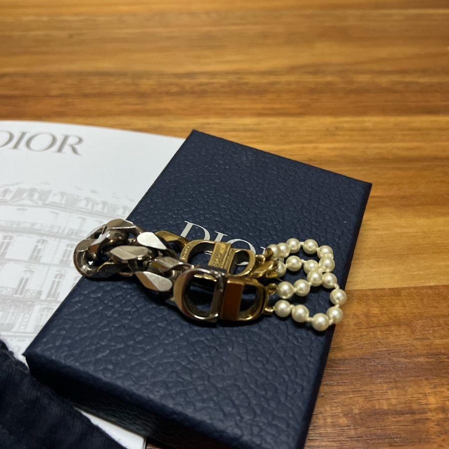 C D ICON DIOR AND SACAI 珍珠與雙色金屬手鍊-3