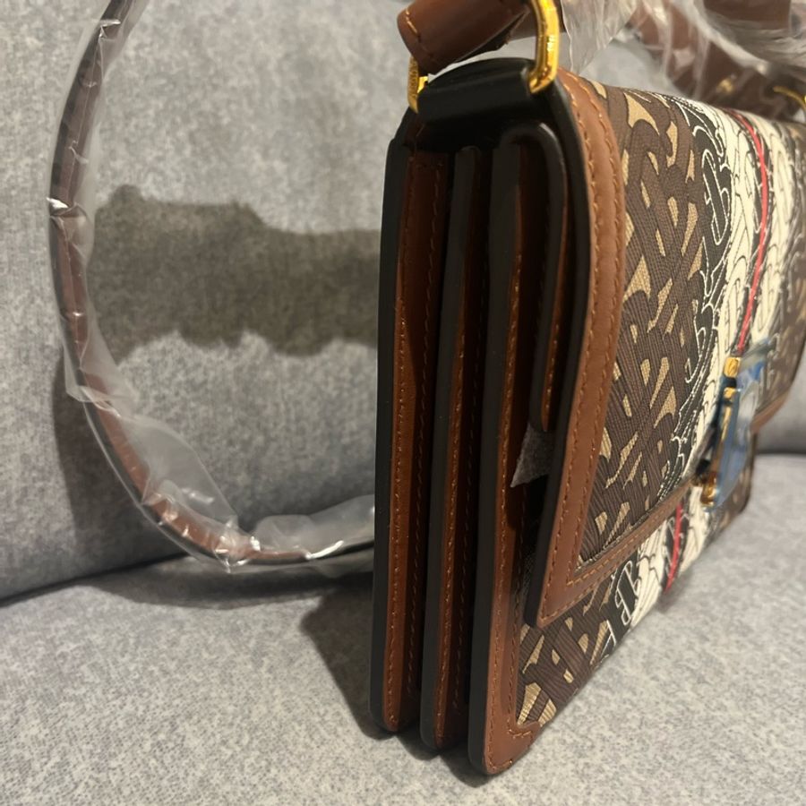 BURBERRY TB風琴老花包-2