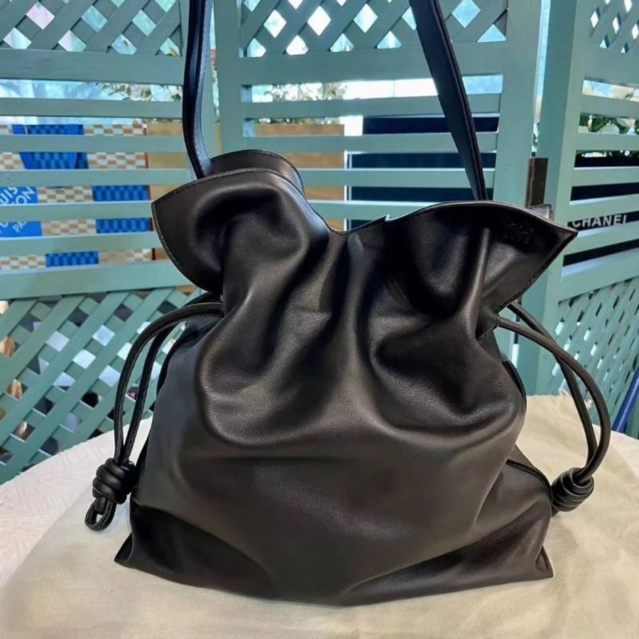 Loewe 納帕小牛皮 大款 Flamenco 福袋包 黑色( 當季熱門新品 下單前請先詢問 )-3