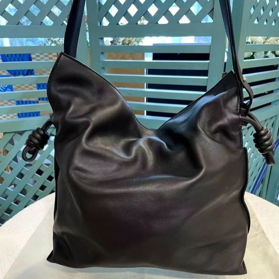 Loewe 納帕小牛皮 大款 Flamenco 福袋包 黑色( 當季熱門新品 下單前請先詢問 )-6