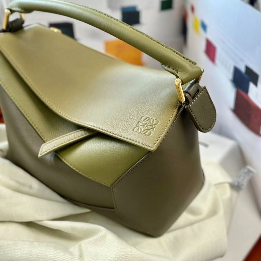 Loewe 經典小牛皮小款 Puzzle包 橄欖綠/卡其色-1