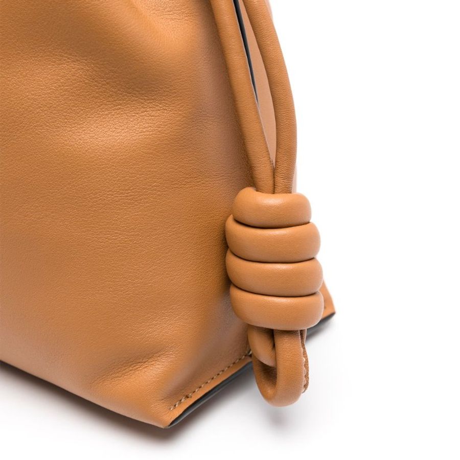 Loewe 納帕小牛皮小款 Flamenco 包 暖沙色-8