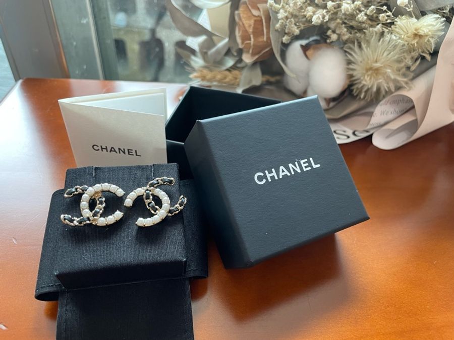 chanel爆款經典雙c logo耳針-4