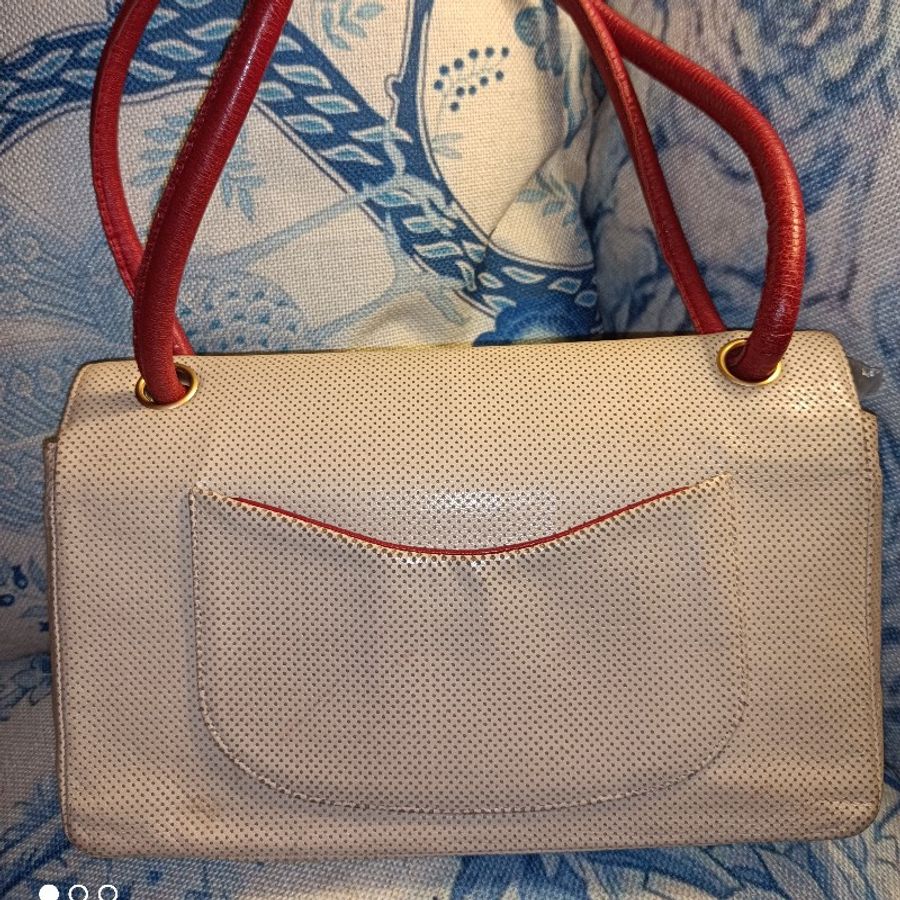 Chanel vintage 小羊皮撞色打孔皮肩背/側背/斜背翻蓋包-2
