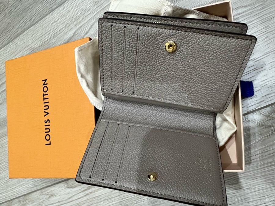 LOUIS VUITTON Cléa 錢包-4