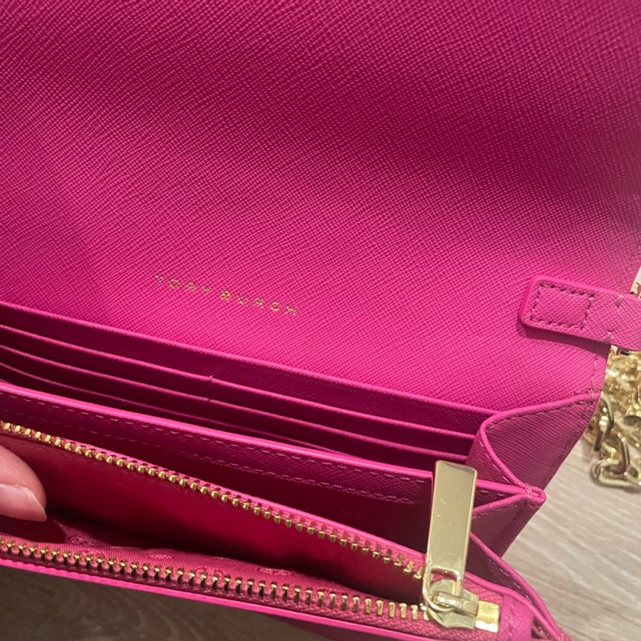 Tory burch WOC桃紅色鏈條包-4
