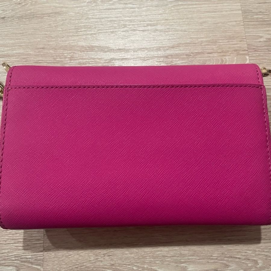 Tory burch WOC桃紅色鏈條包-6