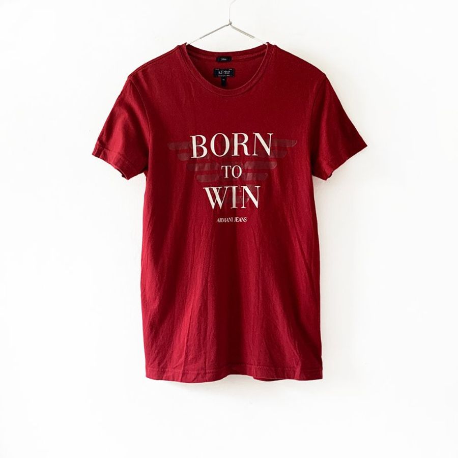 ARMANI JEANS 個性紅色圓領短袖T-Shirt 白色英文字 LOGO圖案 100%純棉 設計短T【壽司羊羊】二手衣-0
