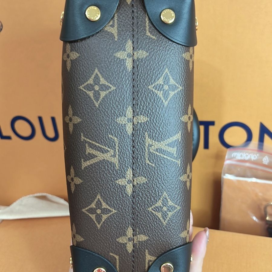 LV M45571 PETITE MALLE SOUPLE 經典花紋拼接手提兩用包.黑邊-12