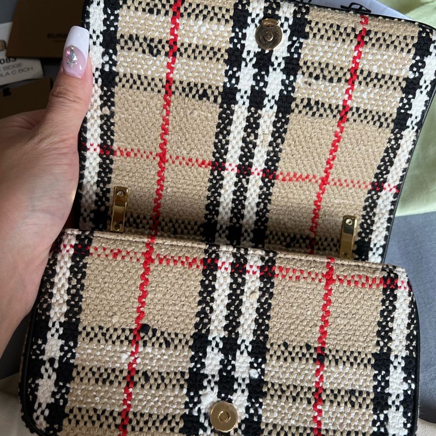 Burberry mini lola毛呢款-1