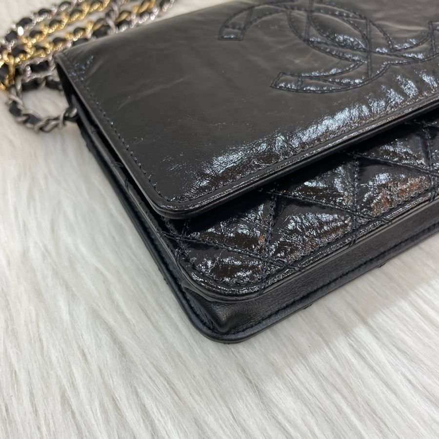 限量Chanel亮面黑牛皮縫線logo金銀鏈WOC 斜背包-13