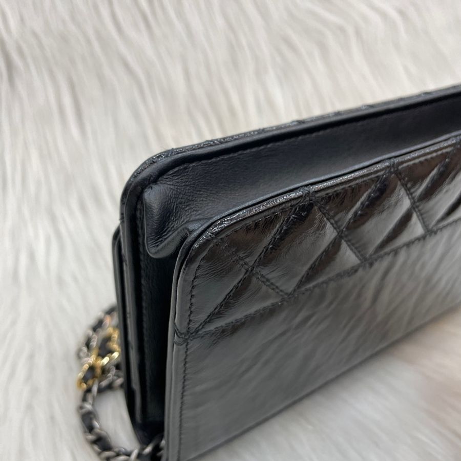 限量Chanel亮面黑牛皮縫線logo金銀鏈WOC 斜背包-16