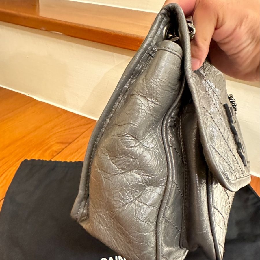 YSL 水泥灰揉製牛皮NIKI 鏈包-1