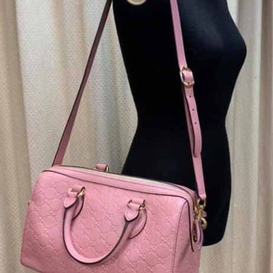 Gucci 甜美粉色皮革GG logo壓紋波士頓包-1