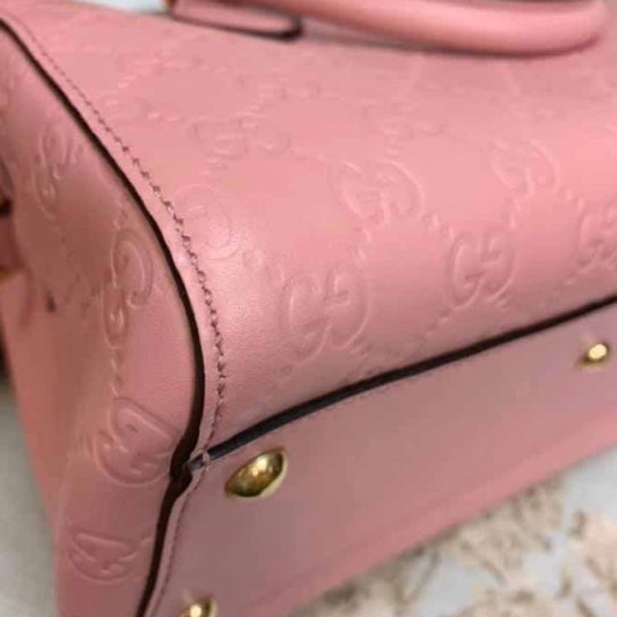 Gucci 甜美粉色皮革GG logo壓紋波士頓包-11