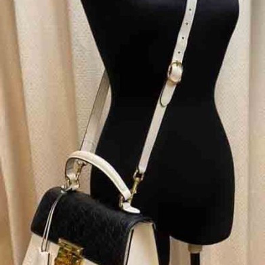 Gucci 絕美的黑白logo牛皮壓紋二用美包-3