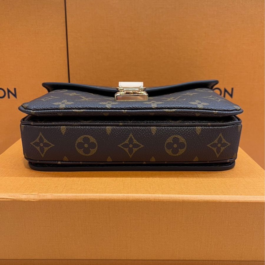LV 小郵差 法棍 芯片款 M46279 Pochette Metis East West-15
