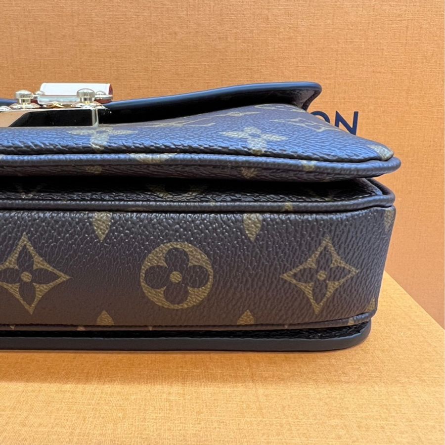LV 小郵差 法棍 芯片款 M46279 Pochette Metis East West-17