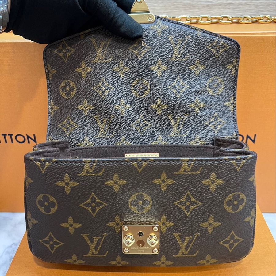 LV 小郵差 法棍 芯片款 M46279 Pochette Metis East West-19