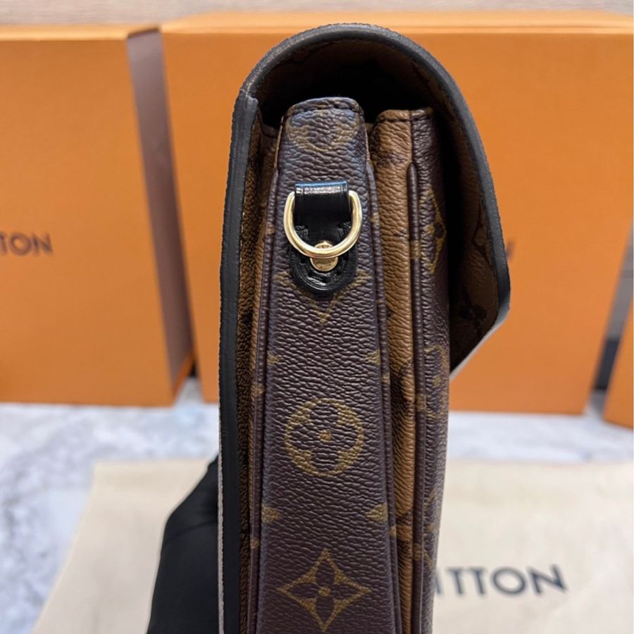LV 拼色 M44876 郵差包 Pochette Metis-11
