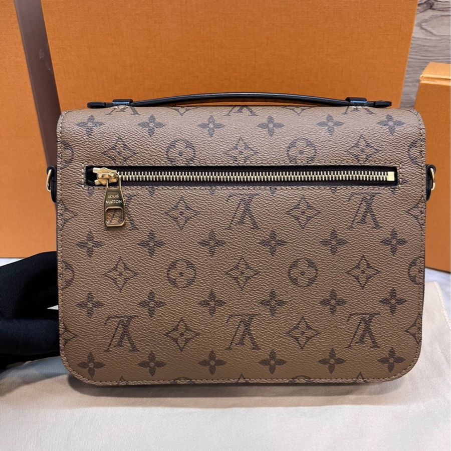 LV 拼色 M44876 郵差包 Pochette Metis-13