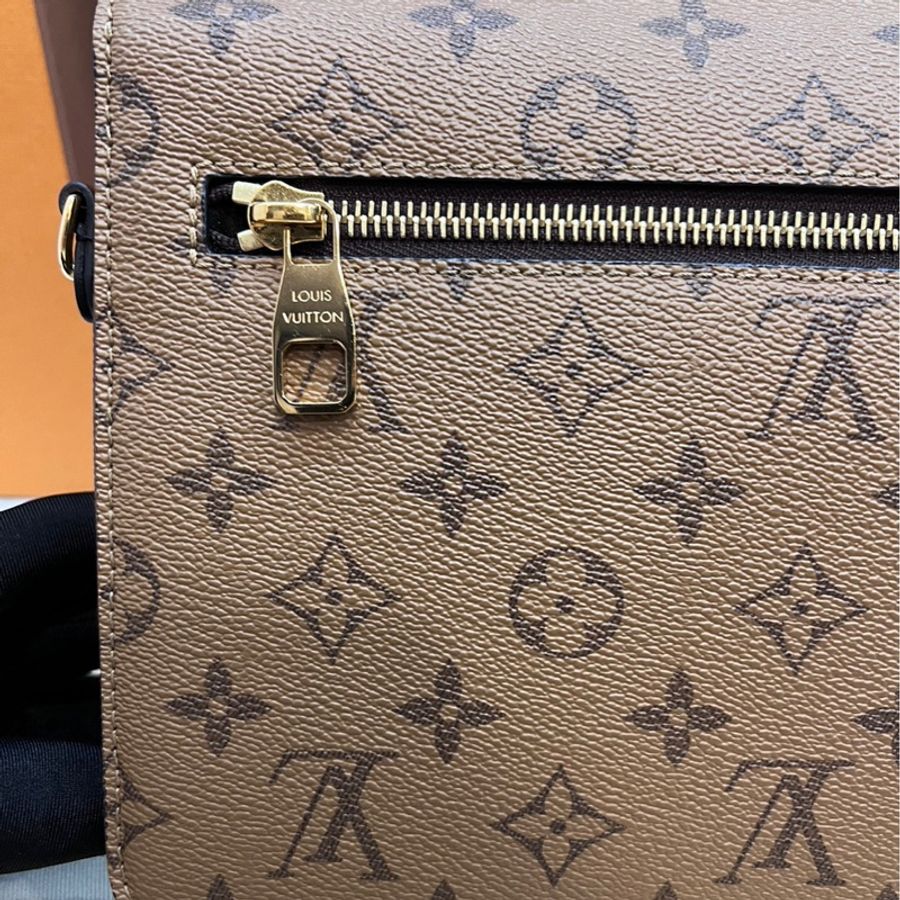 LV 拼色 M44876 郵差包 Pochette Metis-14