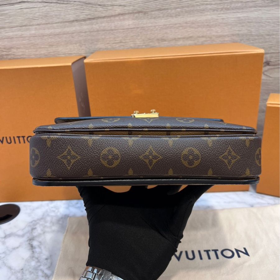 LV 拼色 M44876 郵差包 Pochette Metis-16