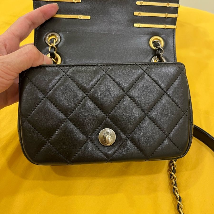 Chanel 限量徽章包最佳尺寸 /復古金銀雙色鏈條-20