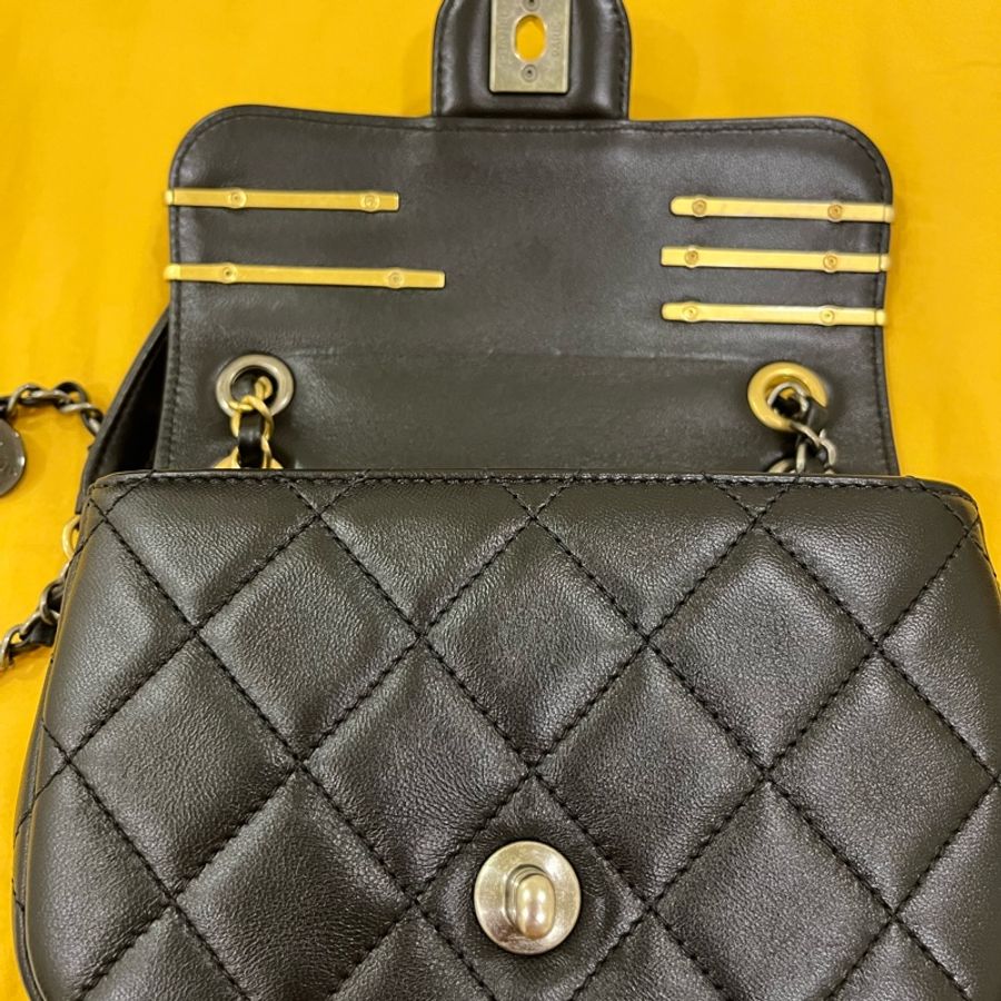 Chanel 限量徽章包最佳尺寸 /復古金銀雙色鏈條-22