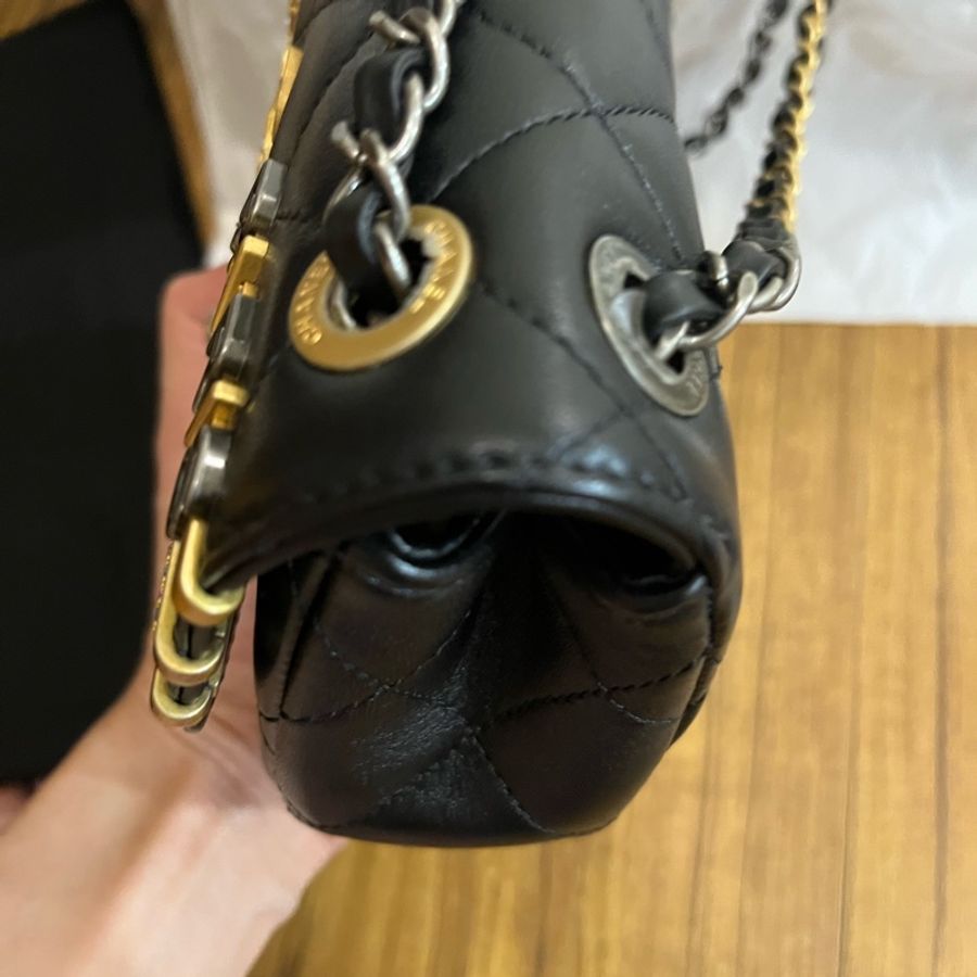 Chanel 限量徽章包最佳尺寸 /復古金銀雙色鏈條-27