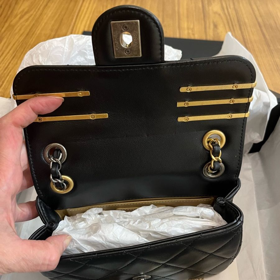 Chanel 限量徽章包最佳尺寸 /復古金銀雙色鏈條-37
