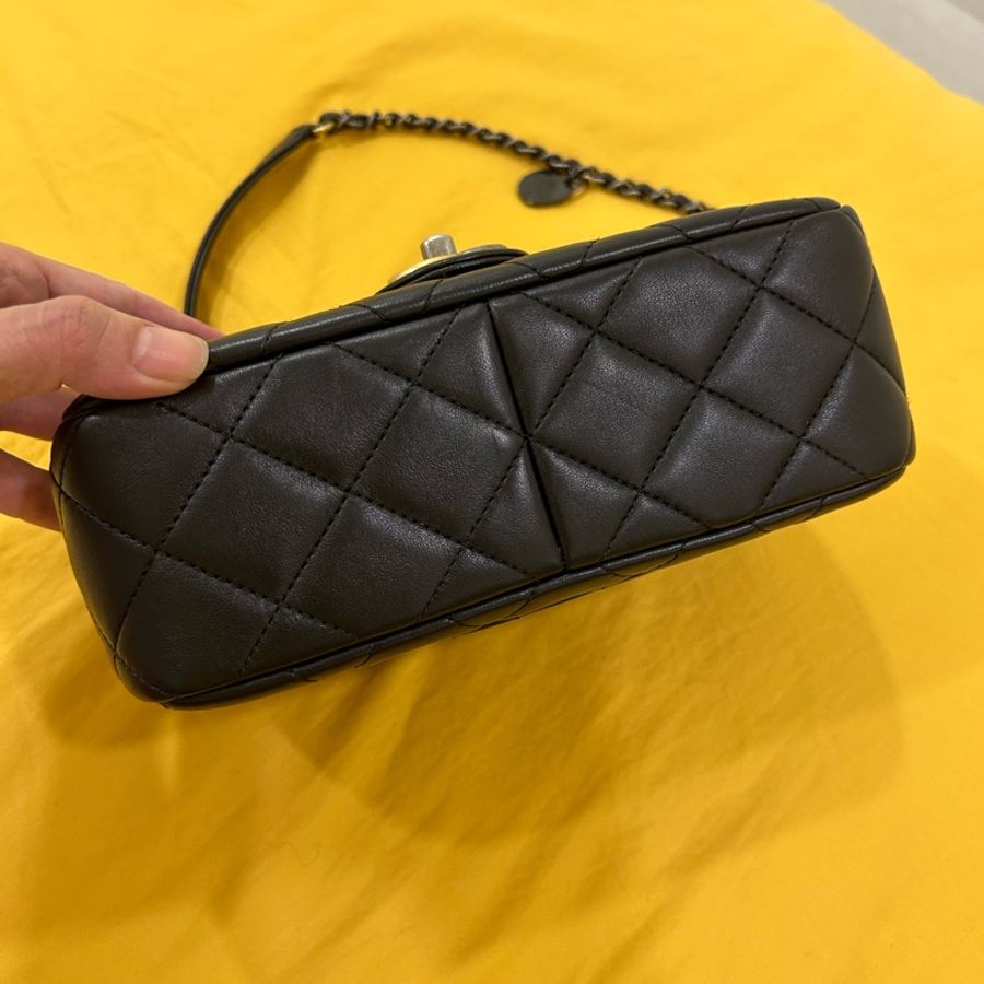 Chanel 限量徽章包最佳尺寸 /復古金銀雙色鏈條-4