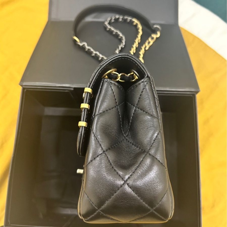 Chanel 限量徽章包最佳尺寸 /復古金銀雙色鏈條-12