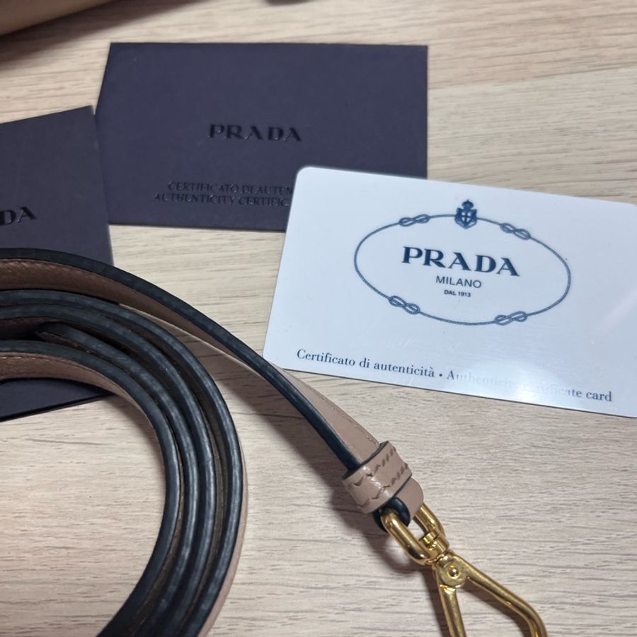 Prada大象灰 手提包-18
