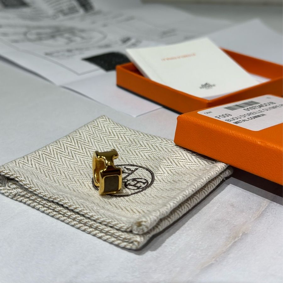 台灣專櫃購入 Hermes earcuff大象灰耳骨夾 愛馬仕 大象灰 耳釦 耳扣 Hermes 耳骨夾-3