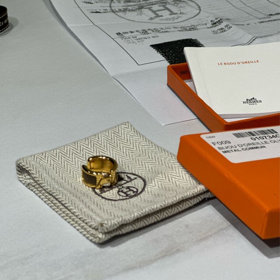 台灣專櫃購入 Hermes earcuff大象灰耳骨夾 愛馬仕 大象灰 耳釦 耳扣 Hermes 耳骨夾-6